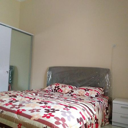 Jasmine Park Guest House Σεμαράνγκ Εξωτερικό φωτογραφία