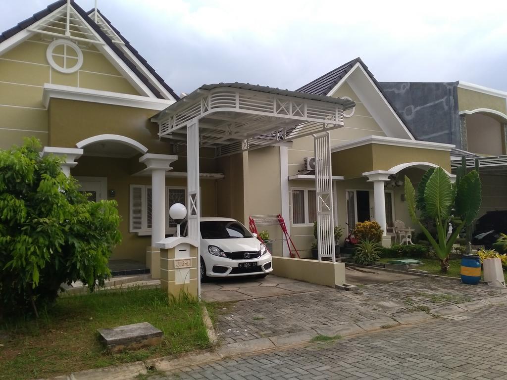 Jasmine Park Guest House Σεμαράνγκ Εξωτερικό φωτογραφία