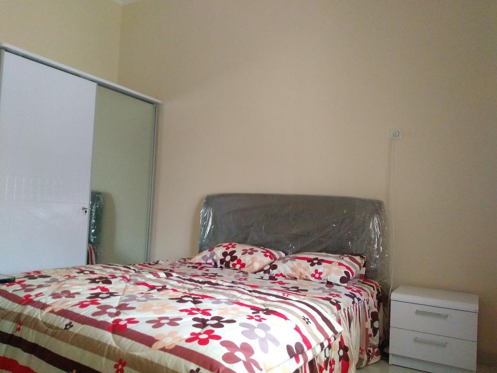 Jasmine Park Guest House Σεμαράνγκ Εξωτερικό φωτογραφία