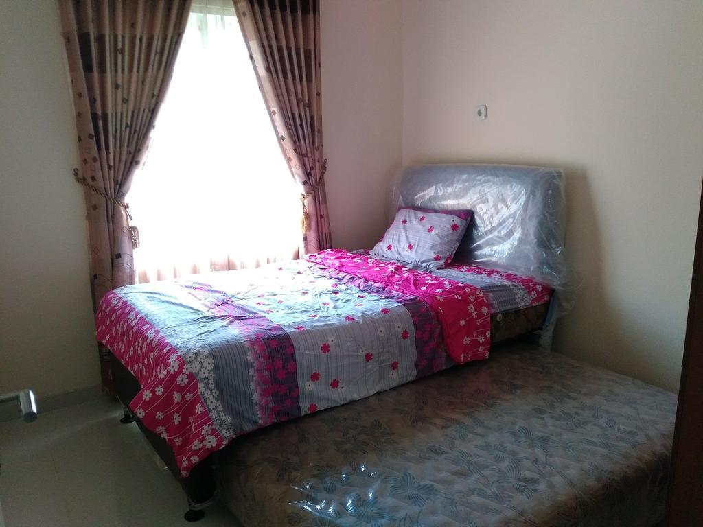 Jasmine Park Guest House Σεμαράνγκ Εξωτερικό φωτογραφία