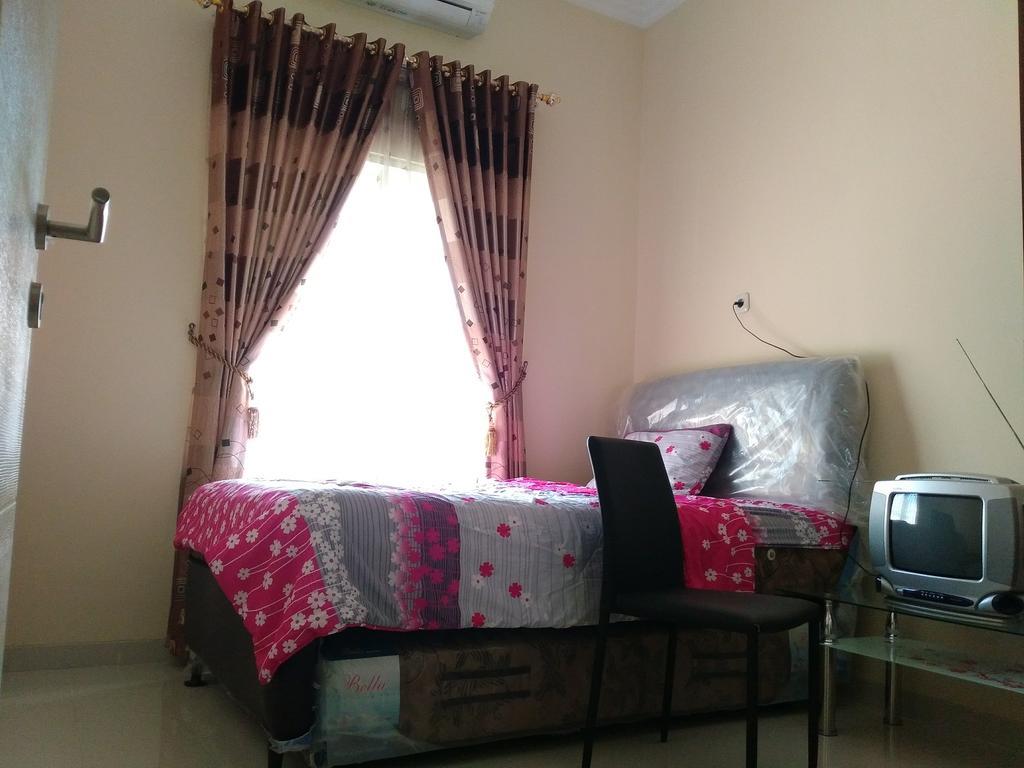 Jasmine Park Guest House Σεμαράνγκ Εξωτερικό φωτογραφία