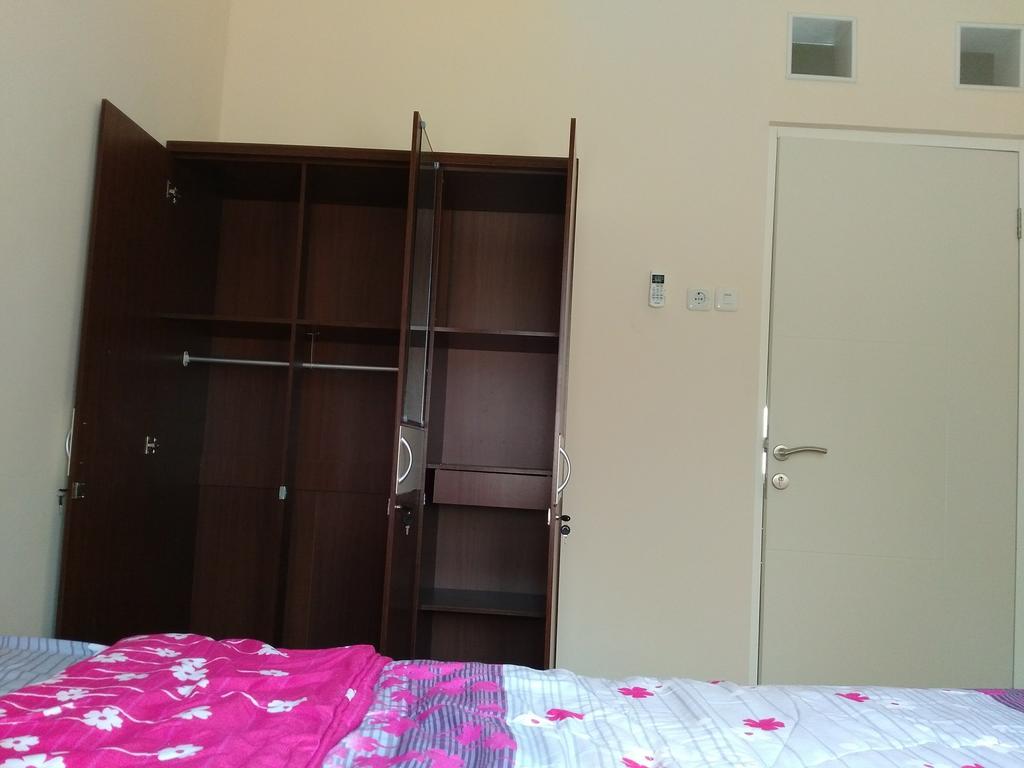 Jasmine Park Guest House Σεμαράνγκ Εξωτερικό φωτογραφία