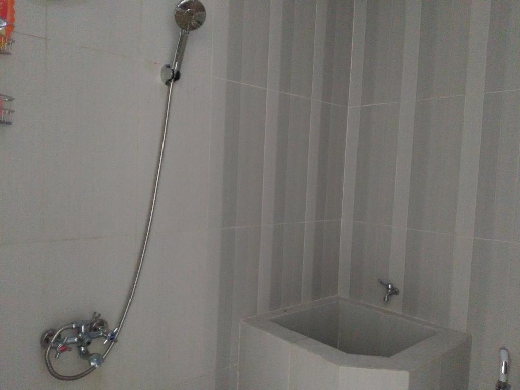 Jasmine Park Guest House Σεμαράνγκ Εξωτερικό φωτογραφία