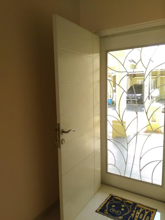 Jasmine Park Guest House Σεμαράνγκ Εξωτερικό φωτογραφία